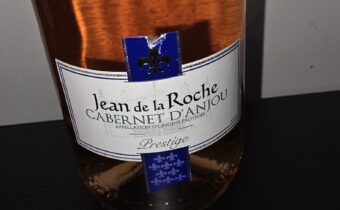 Cabernet d’Anjou 2024 Prestige AOP – Jean de la Roche, винодельня Les Celliers De La Roche, Франция